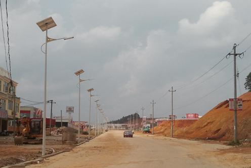 我司太阳能LED防眩路灯成功建成运行